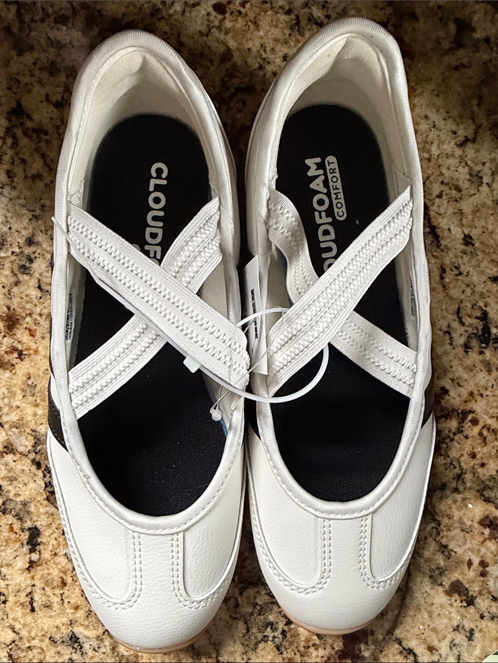 Adidas Barreda Mary Jane sneaker kids size 6 womens size 7 - Picture 3 of 6